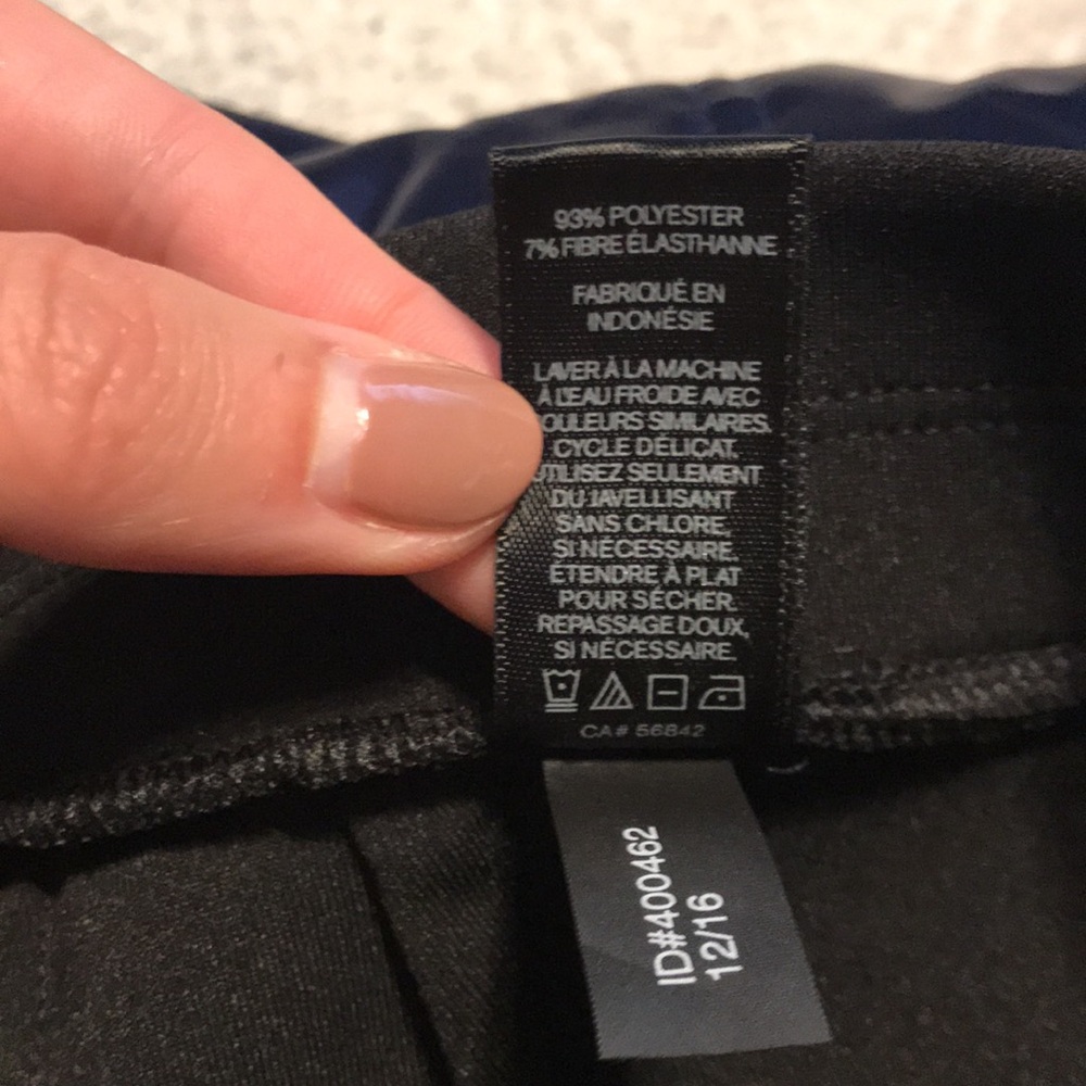 Express Shorts - Picture 5 of 5